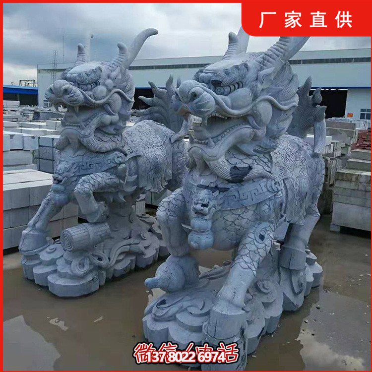 青石雕刻麒麟大型雕塑，為景區(qū)墓園增添靚麗風采