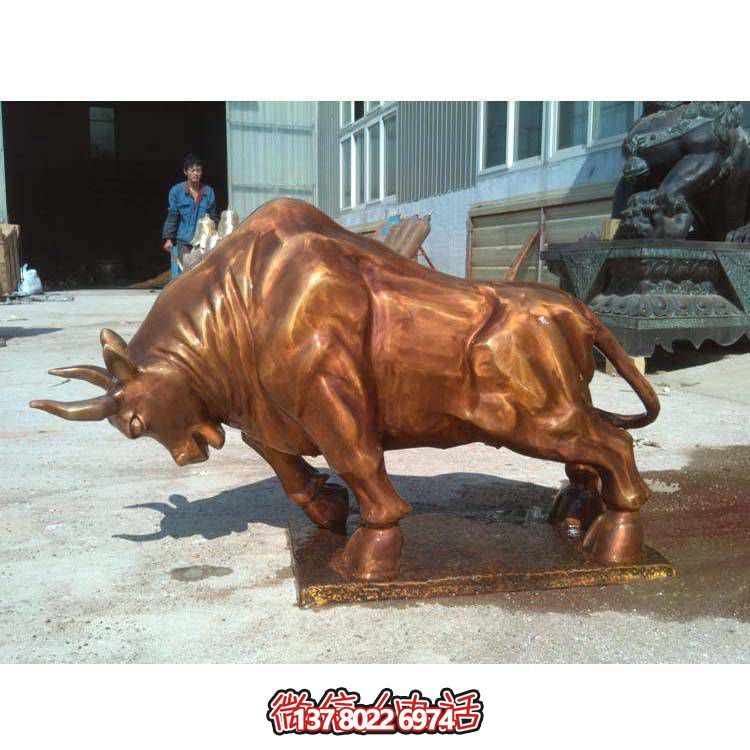 高雅精致的華爾街牛銅雕塑，點綴園林景觀