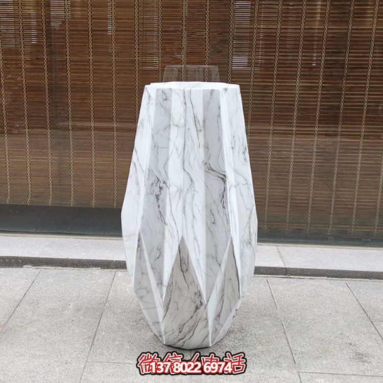 天然大理石雕刻花盆，為酒店裝飾添彩