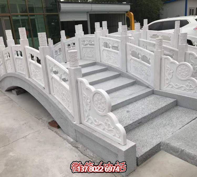 美麗的漢白玉石拱橋，伴您一路暢游！