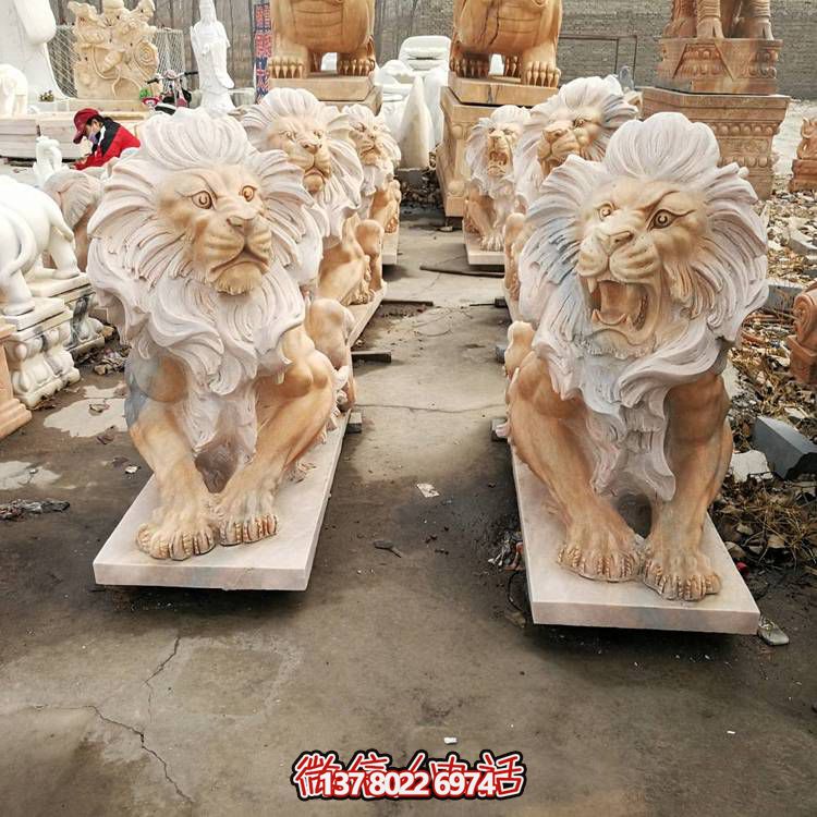 大理石石雕獅子雕塑，點綴晚霞紅園林景觀
