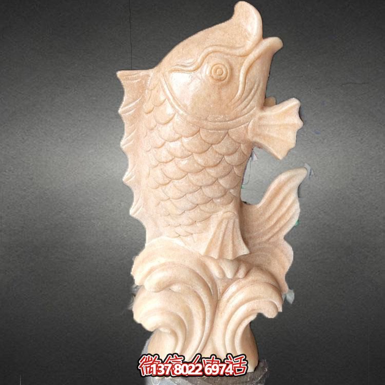 集大理石石雕、水景擺件、鯉魚雕塑于一體的精美藝術品