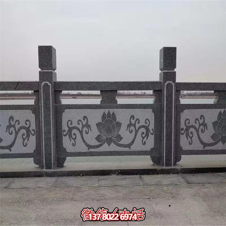 花崗巖護欄——完美結合精美雕刻與經(jīng)典欄桿扶手，為寺廟景點帶來外觀華麗的裝飾