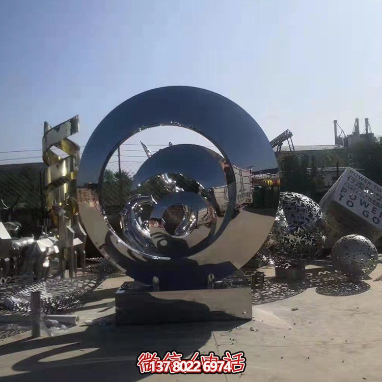 不銹鋼抽象幾何雕塑，鏡面圓環(huán)裝飾廣場、園林