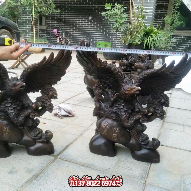 玻璃鋼老鷹雕塑，個性擺放商場裝飾