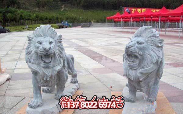大型石雕獅子雕塑，給景區(qū)帶來(lái)濃厚的歷史氛圍