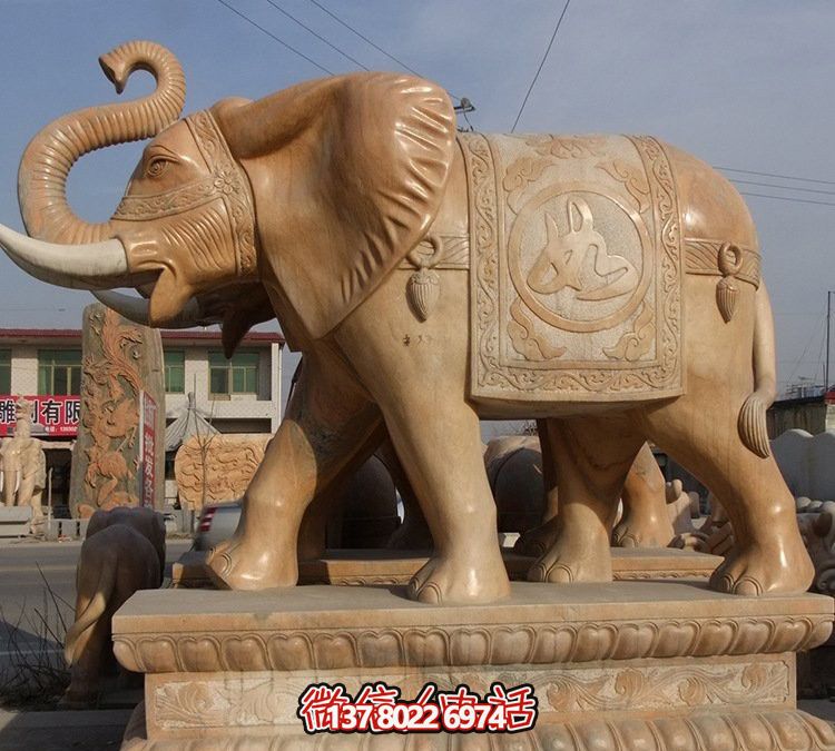 大型黃蠟石雕大象雕塑，為企業(yè)、酒店、景觀增添華麗風(fēng)采