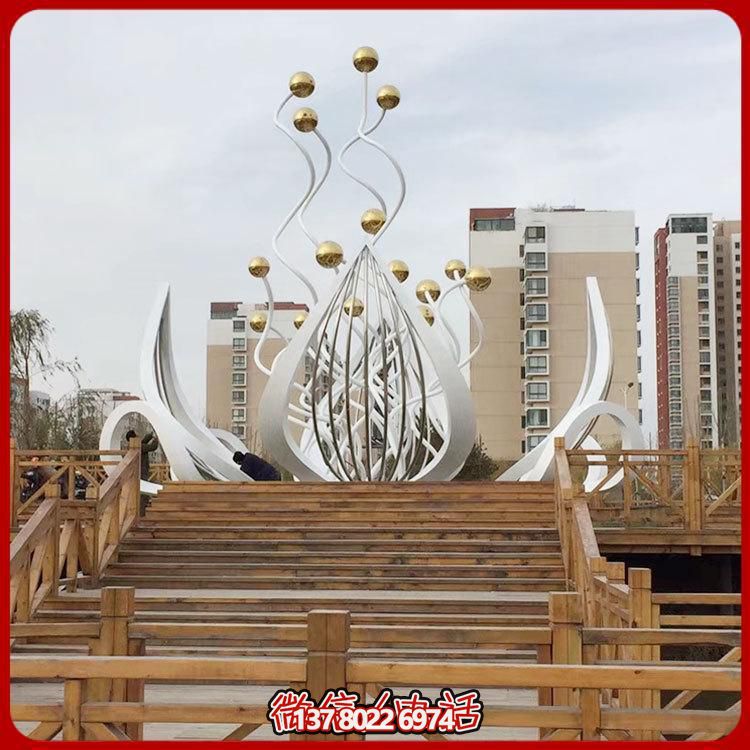 大型不銹鋼荷花雕塑，點綴美麗的景觀花園