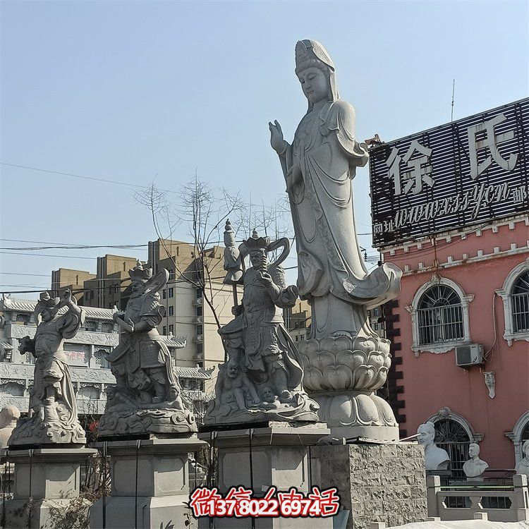 精美關(guān)公、佛像和石獅子雕刻，青石裝點(diǎn)美化廣場(chǎng)