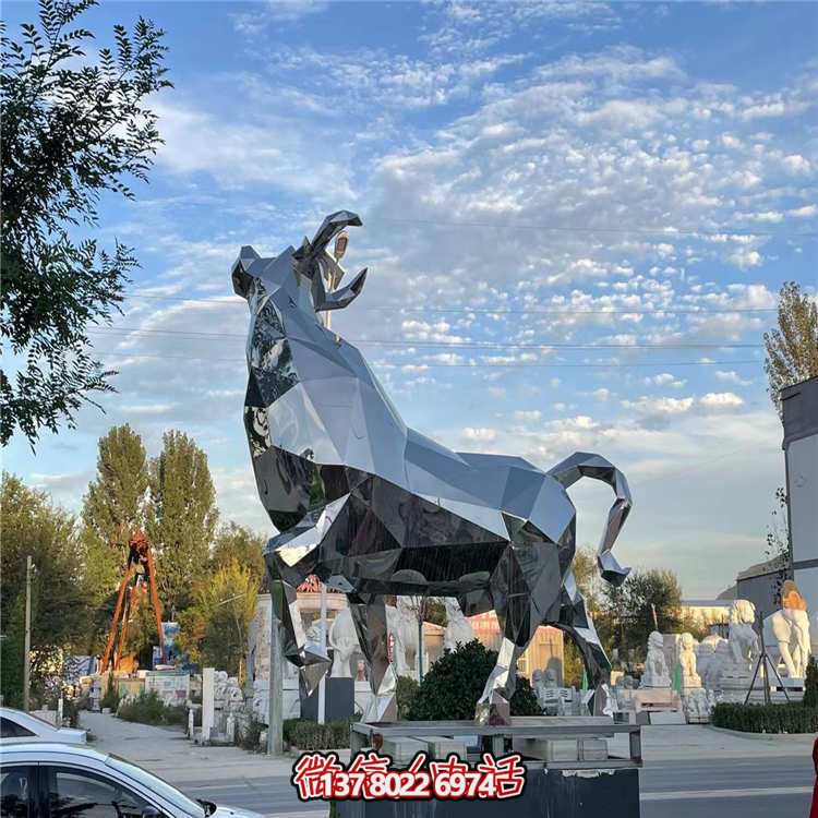 大型不銹鋼牛雕塑，拋光切面