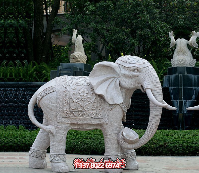 精美浮雕大象雕塑，點(diǎn)綴綠意花園