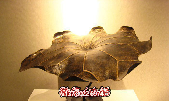 精美銅雕荷葉雕塑，添彩廣場環(huán)境