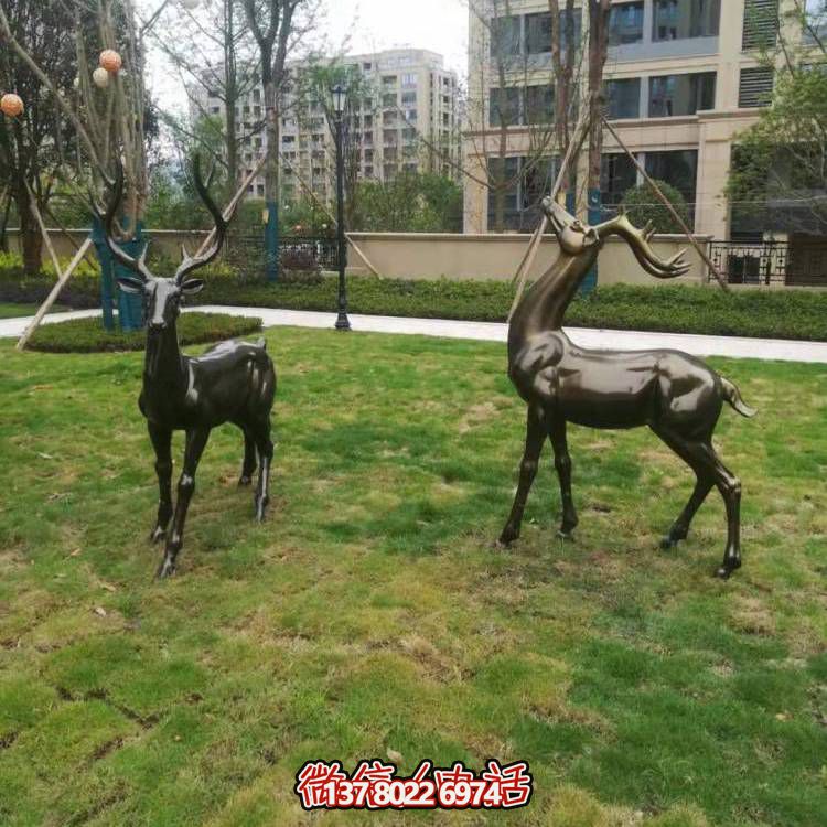 玻璃鋼梅花鹿雕塑，點綴園林景觀