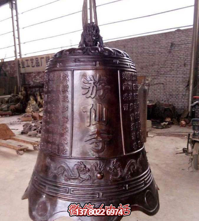 傳統(tǒng)工藝精雕黃銅掛鐘，傳承古老祈福文化