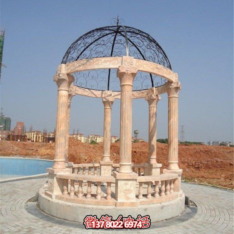 美麗而典雅的歐式大理石雕塑涼亭，為觀賞晚霞景觀而設計