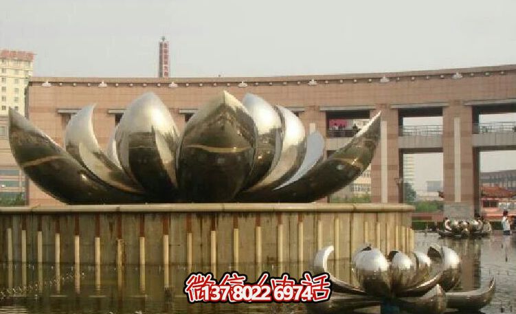 不銹鋼荷花雕塑，美化家園，增添小區(qū)公園戶外環(huán)境