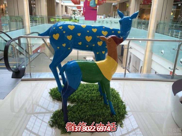 玻璃鋼手工彩繪小鹿擺件，為你的商場增添溫馨美感