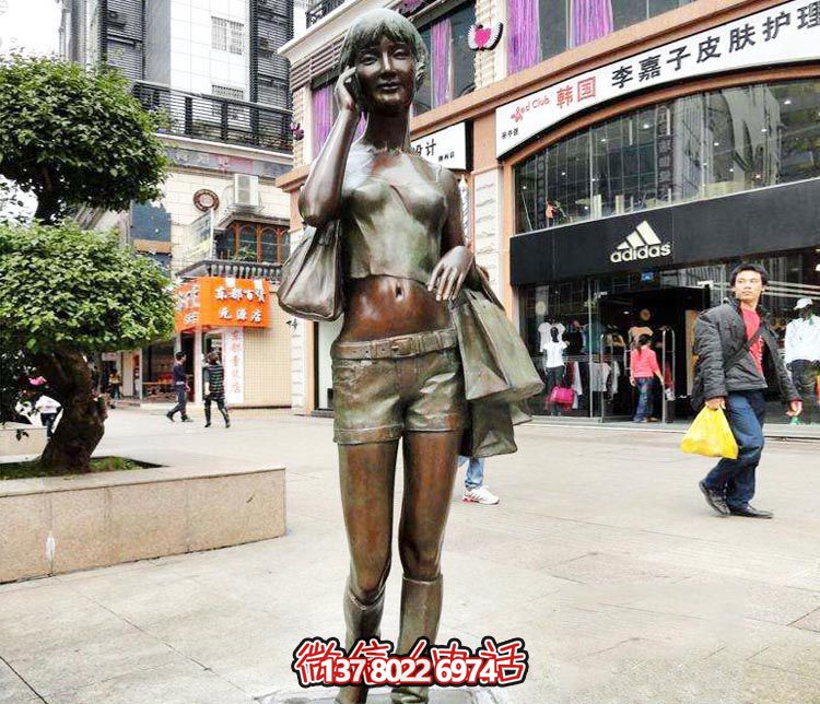 精美銅雕女孩雕塑——帶你暢游街頭，體驗夢幻快樂時光