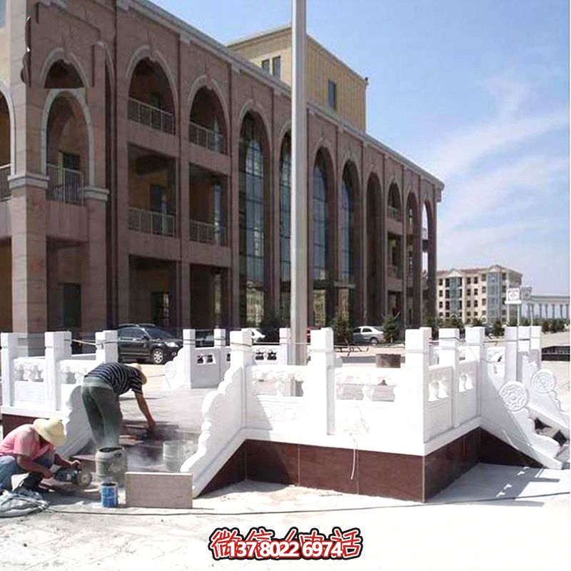 高雅華麗的漢白玉雕塑升旗臺(tái)，為你的飛機(jī)場(chǎng)增添華麗色彩