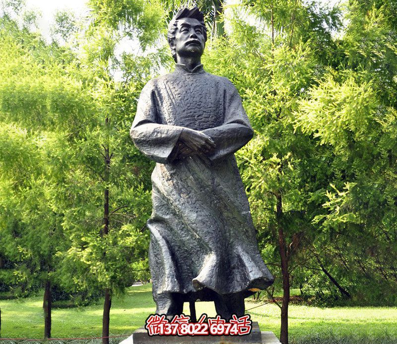 玻璃鋼魯迅人物雕塑，為公園景觀裝飾點綴