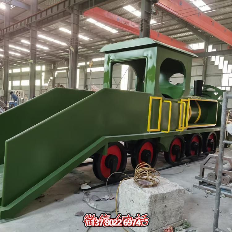 精致不銹鋼車(chē)頭雕塑，給游樂(lè)園增添時(shí)尚色彩