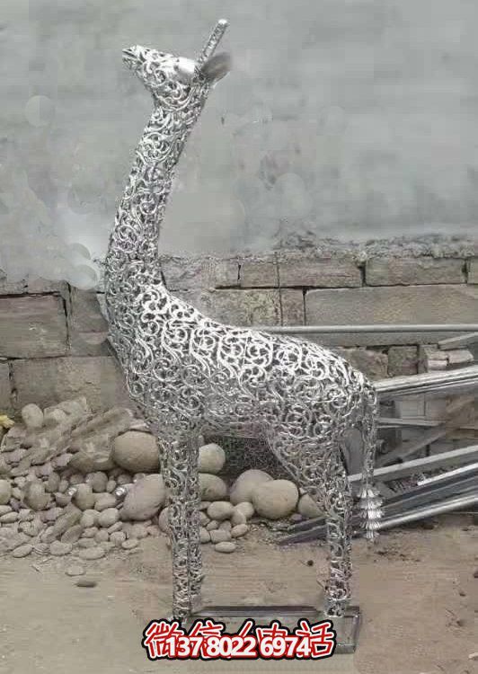 以藝術(shù)打造不銹鋼小鹿雕塑，讓戶外園林景觀更加鏤空精美