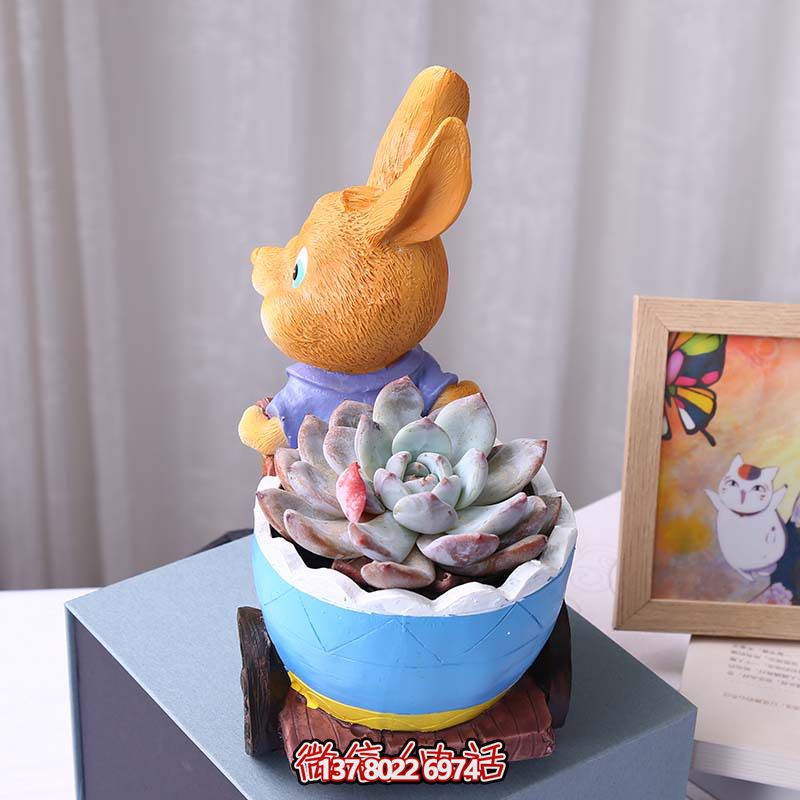 玻璃鋼兔子雕塑拉花盆，讓客廳擺件變得更有格調(diào)