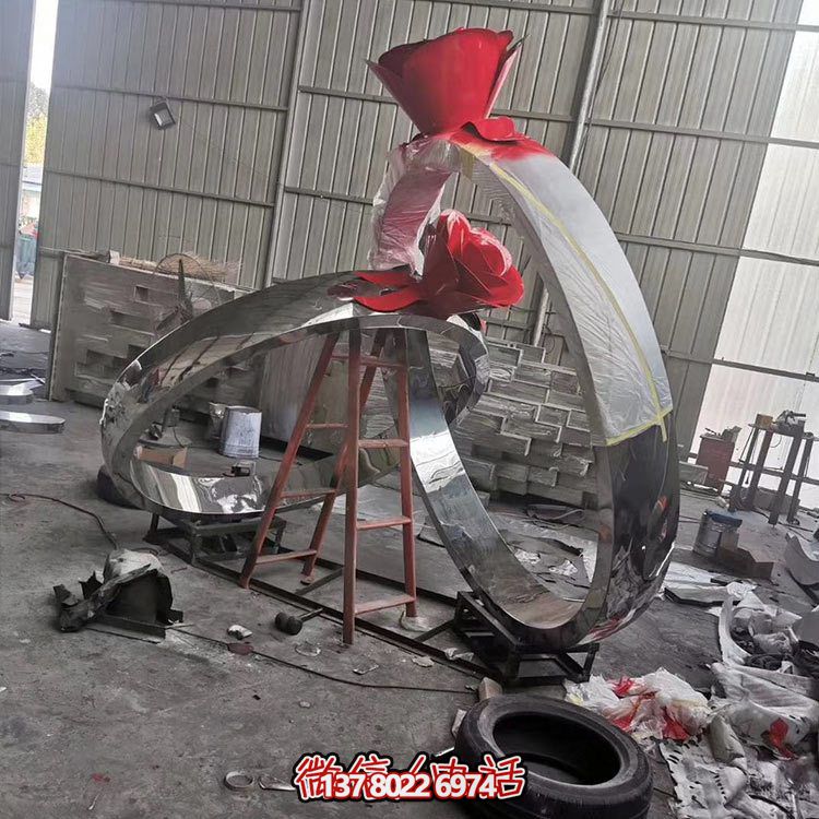 不銹鋼戶外雕塑戒指，鏡面反光