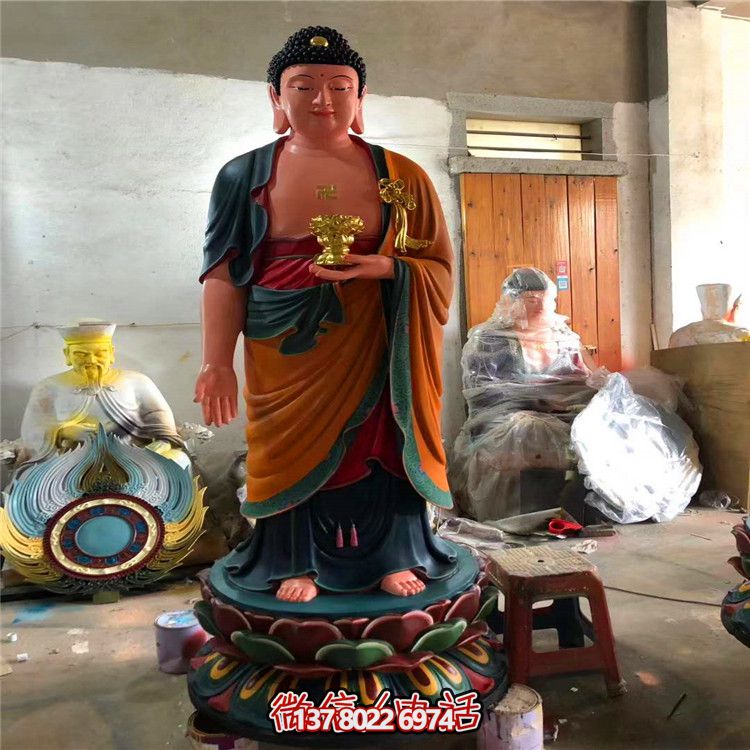 玻璃鋼彩繪神佛三圣雕塑，為景區(qū)大型景觀裝飾品