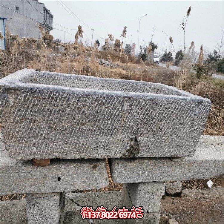 原石石槽，讓空間更加安靜祥和