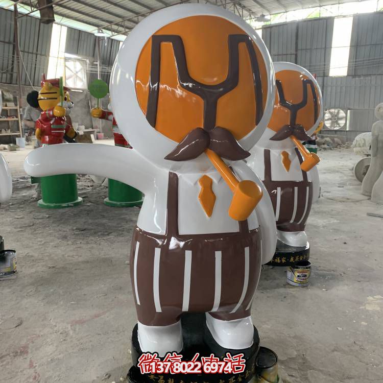 玻璃鋼卡通人物雕塑，裝點(diǎn)商場(chǎng)室內(nèi)