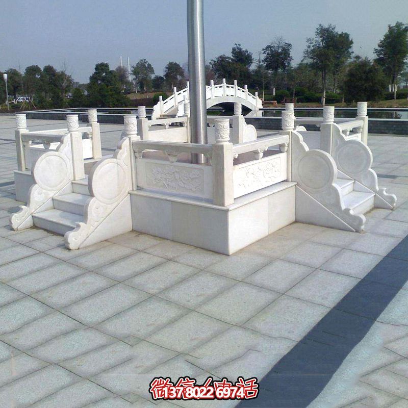 漢白玉升旗臺，喚醒城市雕塑美學(xué)