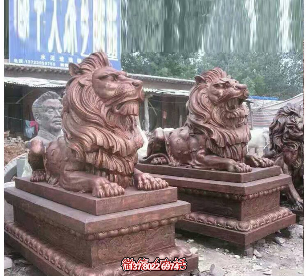 趴窩紅雕獅子仿真雕塑，守護(hù)晚霞鎮(zhèn)宅之美