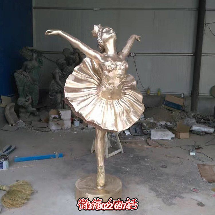 不銹鋼雕塑，給您的園林、廣場(chǎng)增添抽象跳舞的人物精彩！