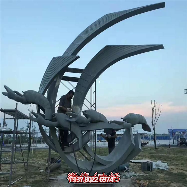 不銹鋼創(chuàng)意景觀雕塑，點(diǎn)亮綠色戶外廣場(chǎng)園林