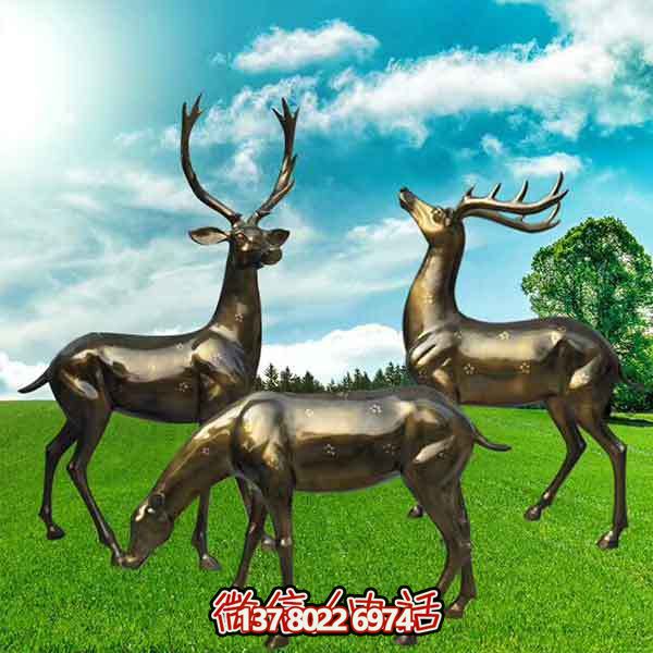仿銅梅花鹿雕塑，裝點(diǎn)玻璃鋼園林