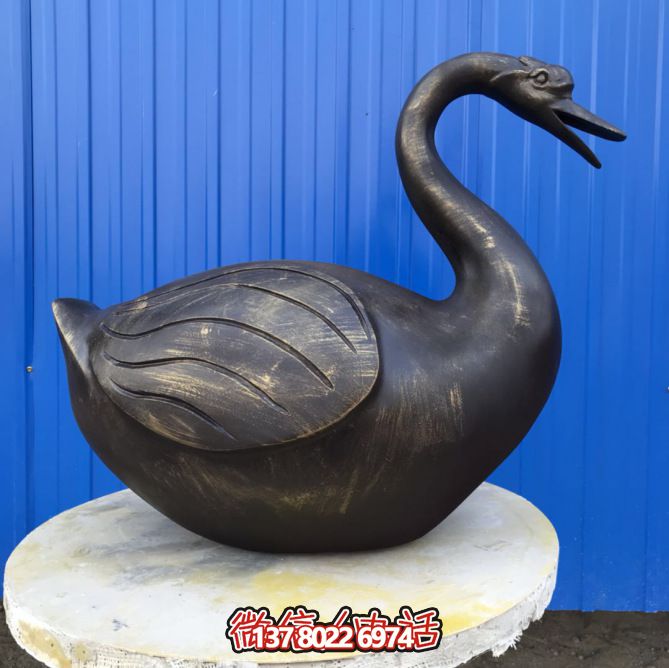 不銹鋼雕塑，休息時(shí)讓湖邊更美麗——天鵝雕塑