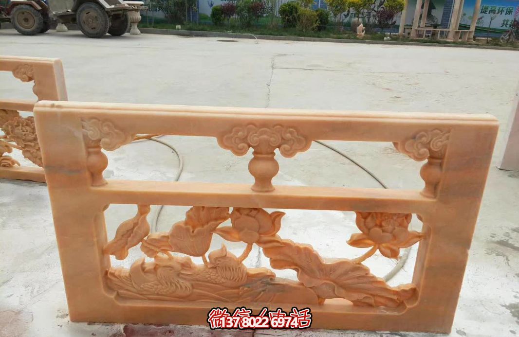 紅色浮雕護(hù)欄，點(diǎn)綴陽(yáng)臺(tái)庭院裝飾