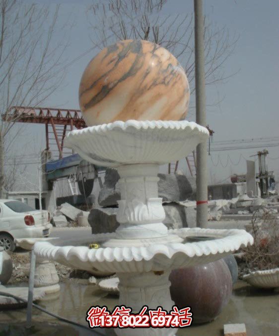 公園完美融合大理石、風(fēng)水球、噴泉和雕塑的美景