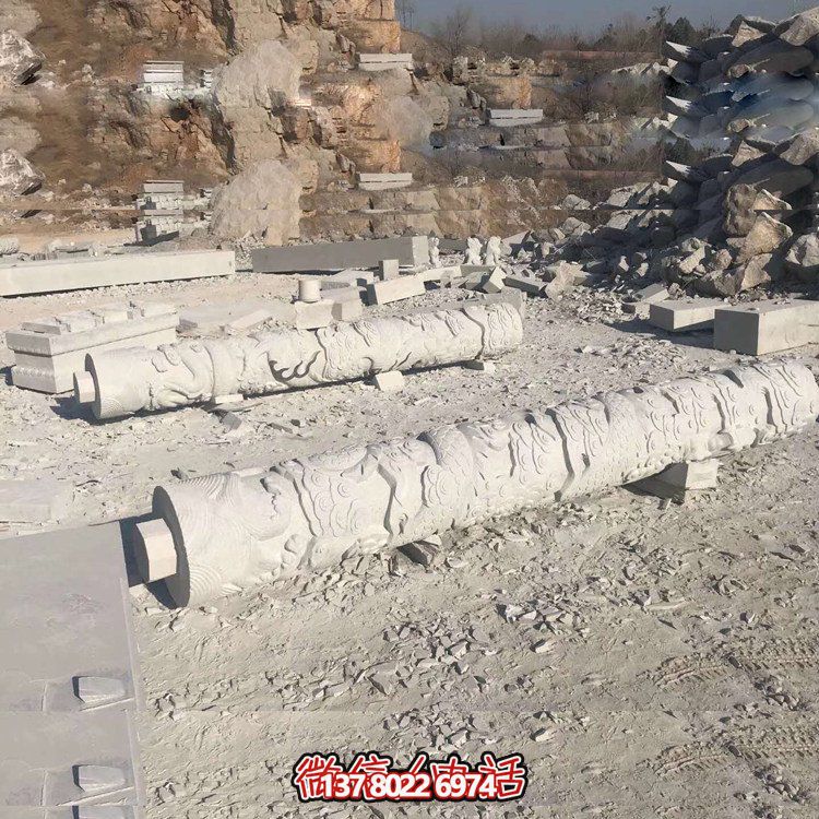 走進(jìn)大理石景區(qū)，感受精美的園林浮雕龍柱