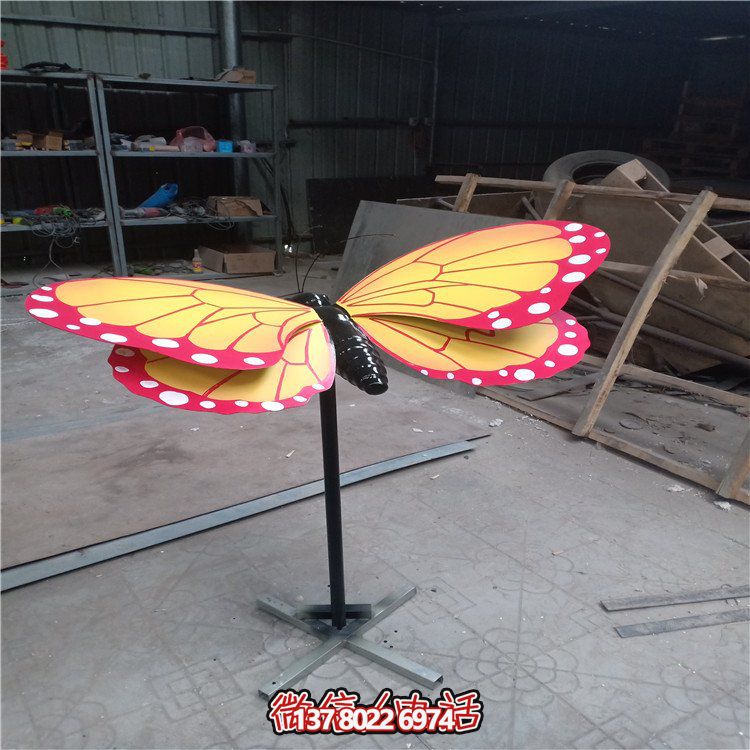 不銹鋼仿真蝴蝶雕塑，藝術(shù)性融入綠蔭公園