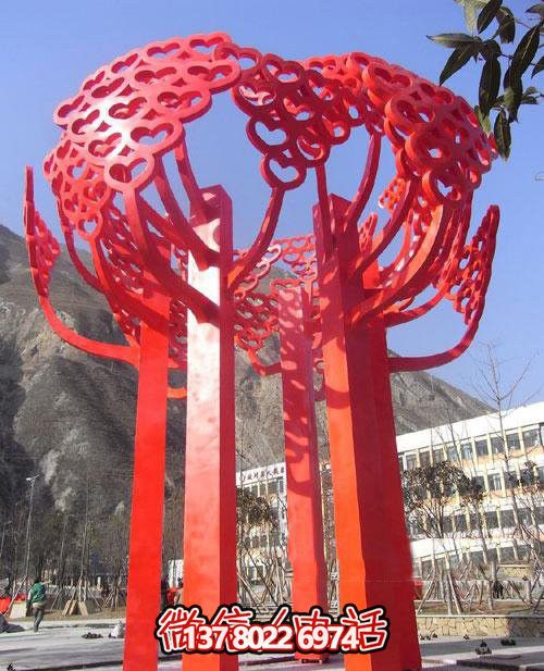 室內(nèi)不銹鋼心形雕塑，點(diǎn)綴別墅景區(qū)美景