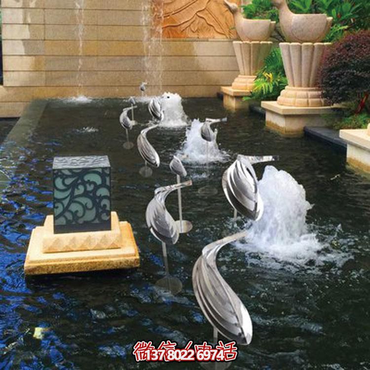 別墅會(huì)所不銹鋼抽象水景小魚(yú)雕塑