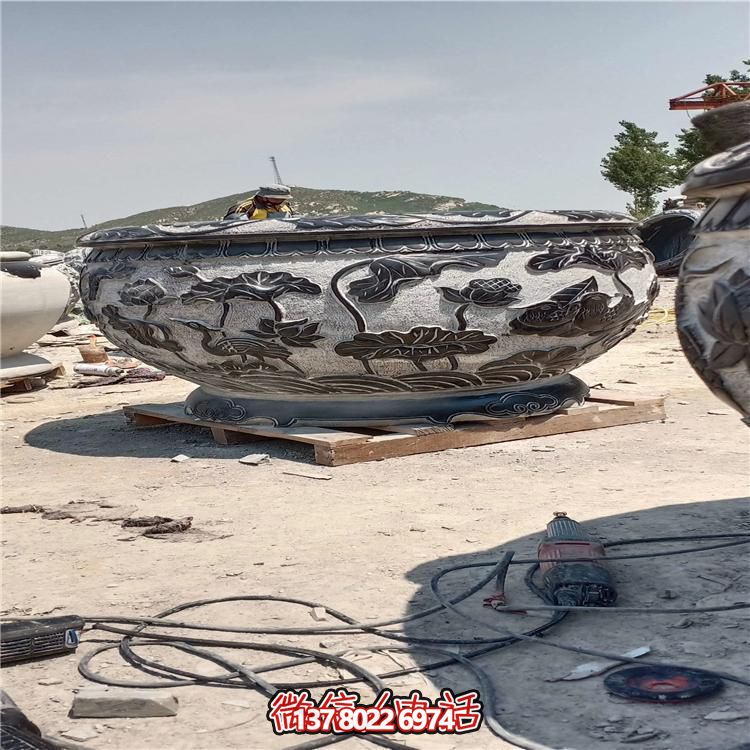 大型戶外青石浮雕圓形養(yǎng)花養(yǎng)魚(yú)花盆雕塑